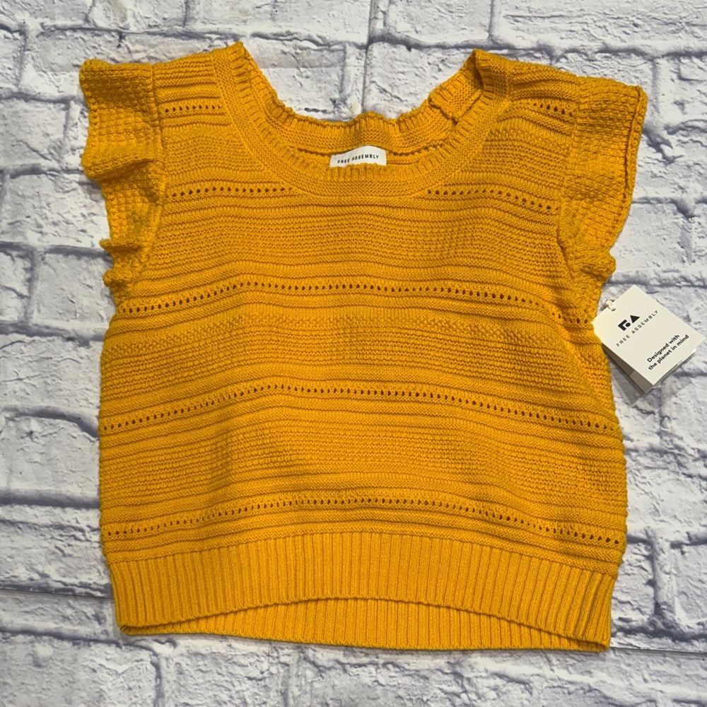 NWT Free Assembly Flutter Sleeve Tank Sweater Size M (8-10) in Golden Sunshine